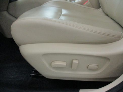 Used 2020 Nissan Rogue SL w/ Premium Package image 21