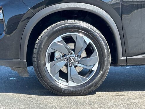 Used 2024 Nissan Rogue SV image 26