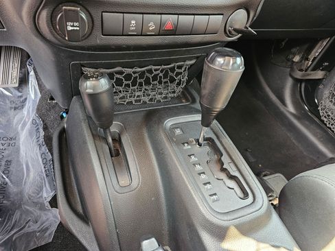 Used 2011 Jeep Wrangler Sport AWD/4WD image 28