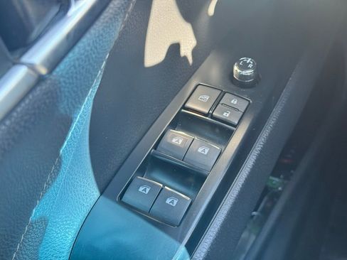 Used 2018 Toyota Camry XSE image 27