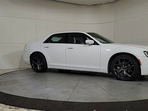Used 2023 Chrysler 300 S image 9