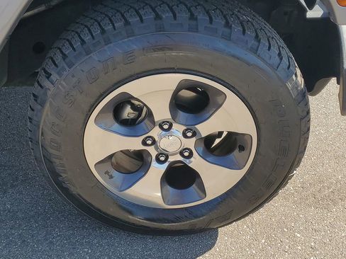 Used 2017 Jeep Wrangler Unlimited Sahara w/ Connectivity Group image 5