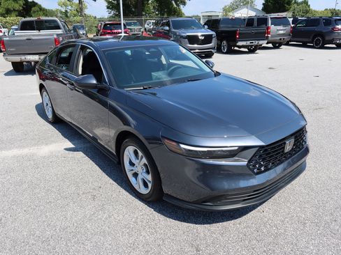 Certified 2025 Honda Accord LX image 2