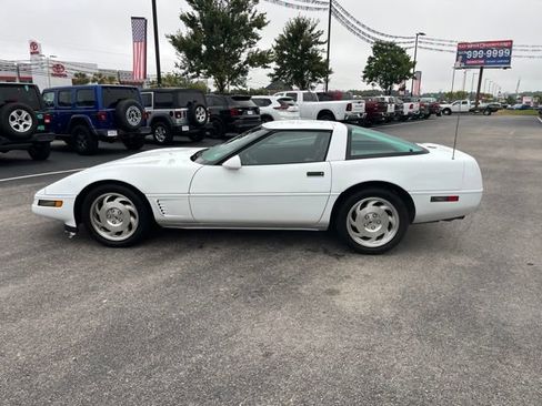 Used 1996 Chevrolet Corvette Coupe RWD image 32