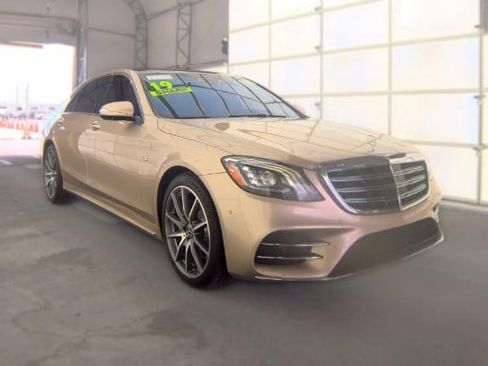 Used 2019 Mercedes-Benz S 560 Sedan image 2