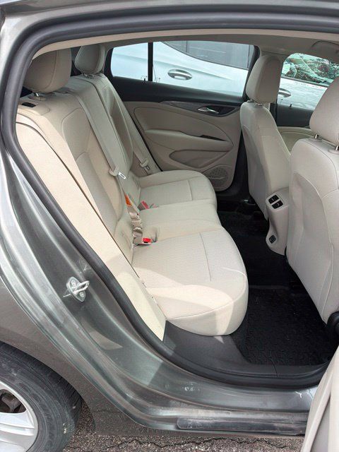 Used 2019 Buick Regal Preferred w/ Sights and Sounds Package FWD image 4