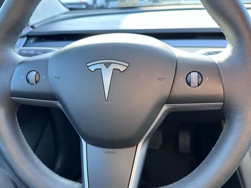 Used 2023 Tesla Model 3 Standard Range image 14