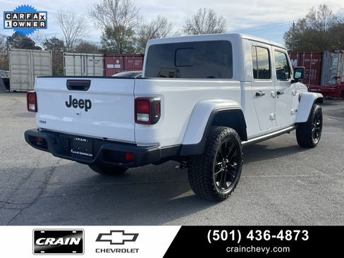 Used 2025 Jeep Gladiator Sport image 7