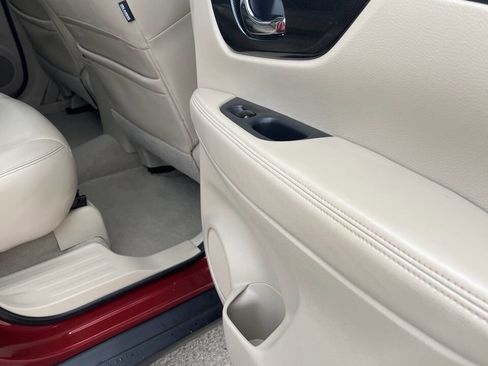 Used 2014 Nissan Rogue SL FWD image 22