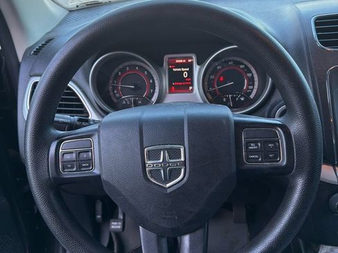 Used 2020 Dodge Journey SE FWD image 7