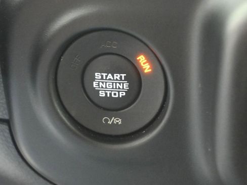 Used 2021 Jeep Gladiator Sport image 28