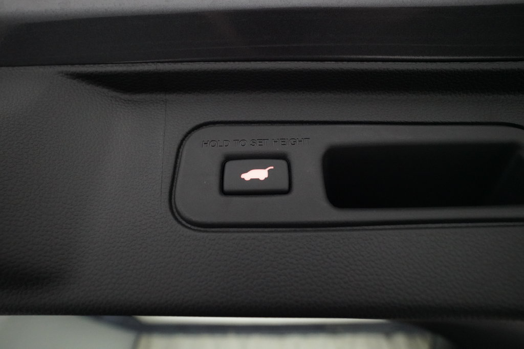 Certified 2025 Honda Pilot Black Edition image 15