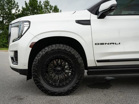 Used 2024 GMC Yukon Denali Ultimate AWD/4WD image 9