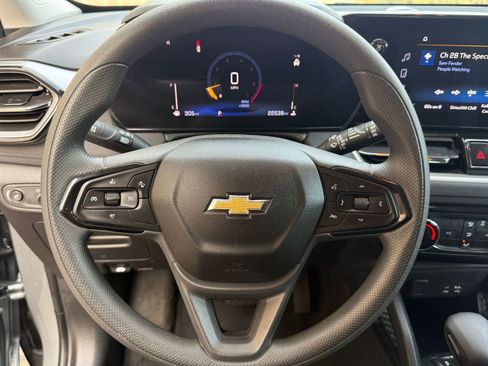 Used 2025 Chevrolet TrailBlazer LT image 25