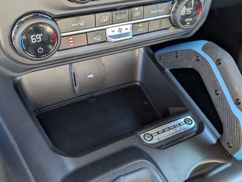 Used 2023 Ford Bronco Wildtrak image 29