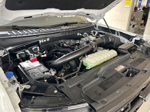 Used 2025 Ford Expedition Platinum AWD/4WD image 11