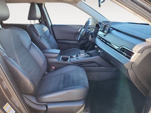 Used 2024 Mitsubishi Outlander SE image 15