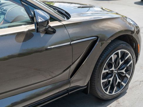 Used 2021 Aston Martin DBX image 8