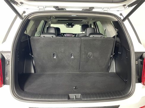 Certified 2022 Hyundai Palisade Limited w/ Winter Package image 20