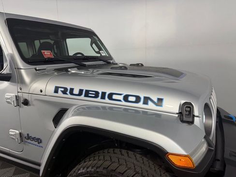 Used 2023 Jeep Wrangler Unlimited Rubicon 4xe w/ Cold Weather Group AWD/4WD image 15