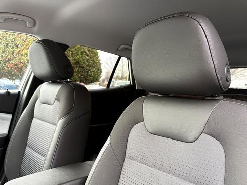 Used 2025 Chevrolet Trax LT w/ Driver Confidence Package image 18