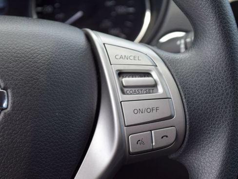 Used 2016 Nissan Rogue SV w/ SV Premium Package FWD image 7