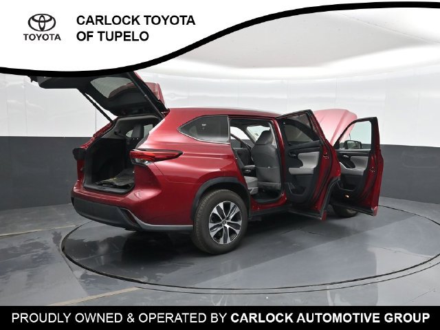 Used 2023 Toyota Highlander XLE FWD image 65