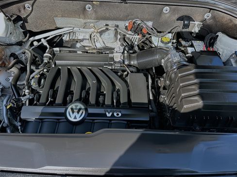 Used 2019 Volkswagen Atlas SE w/ Panoramic Sunroof Package image 32