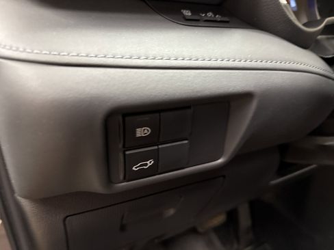 Used 2022 Toyota Highlander XLE image 30