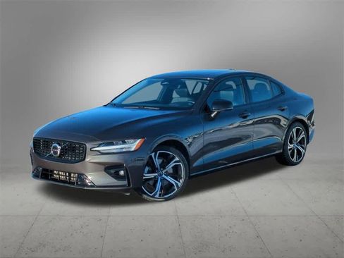 Used 2024 Volvo S60 B5 Core image 1