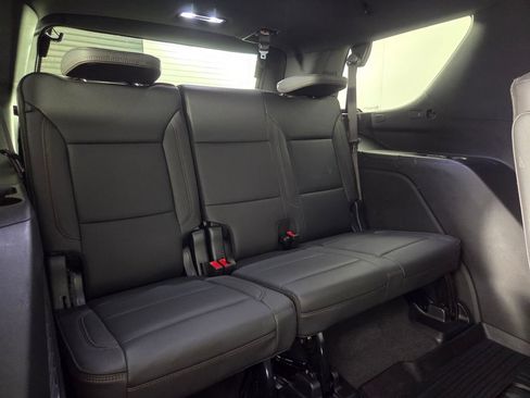 Used 2025 Chevrolet Tahoe High Country RWD image 32