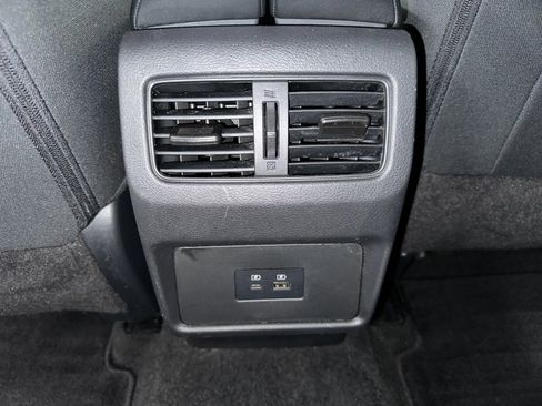 Used 2023 Nissan Rogue SV AWD/4WD image 19