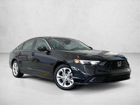 Used 2025 Honda Accord LX image 12