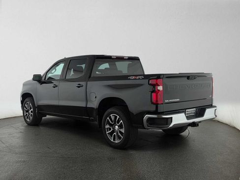 Used 2023 Chevrolet Silverado 1500 LT AWD/4WD image 5