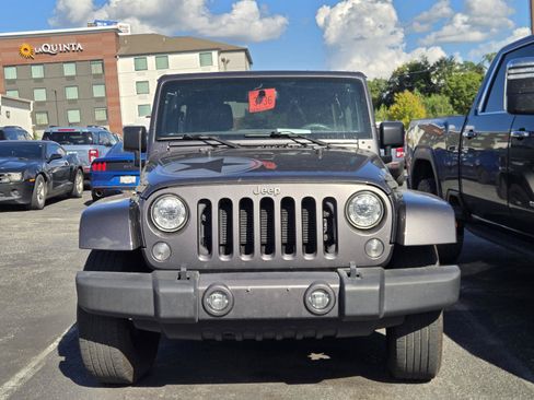 Used 2017 Jeep Wrangler Unlimited Sport AWD/4WD image 3