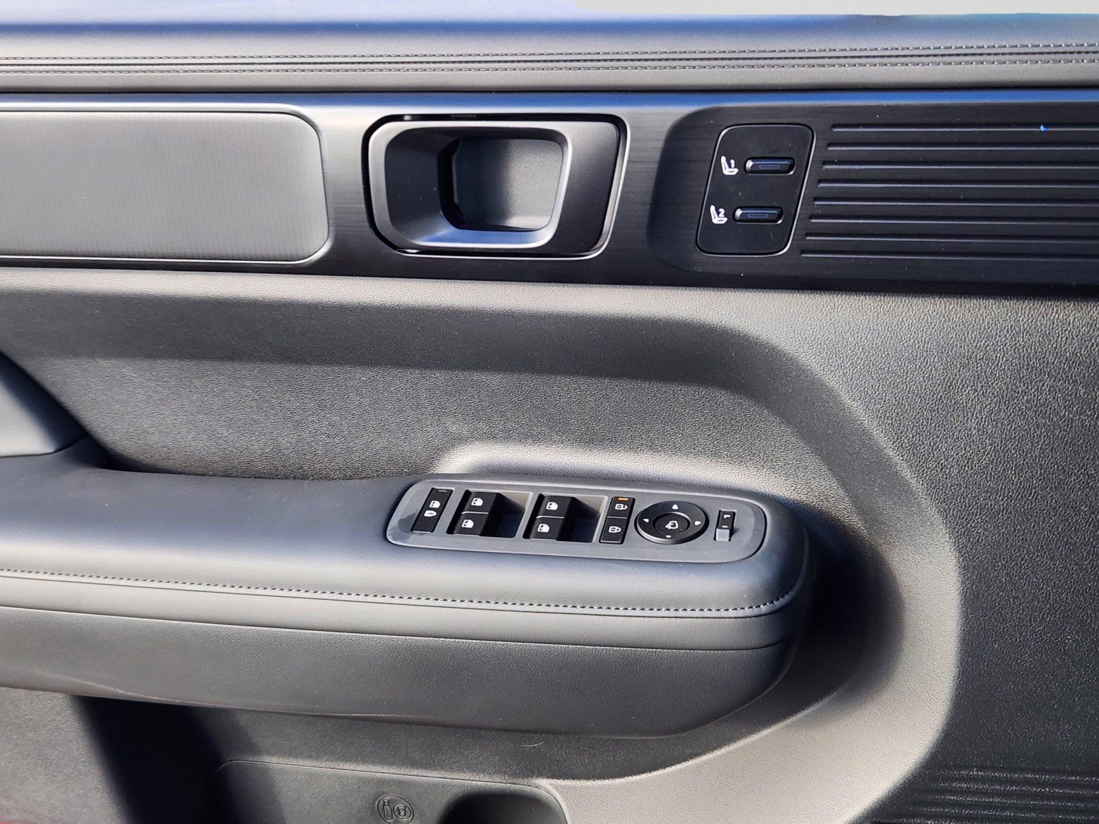 New 2026 Hyundai Santa Fe Calligraphy AWD/4WD image 8