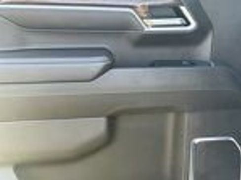 Used 2025 Chevrolet Silverado 1500 LT RWD image 19