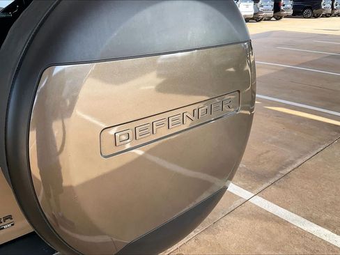 Used 2020 Land Rover Defender 110 SE AWD/4WD image 30