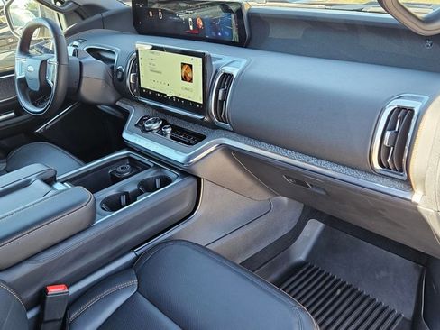 Used 2025 Ford Expedition Tremor image 24