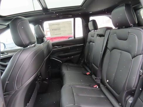 New 2026 Jeep Grand Cherokee Limited w/ Limited Altitude Package image 23