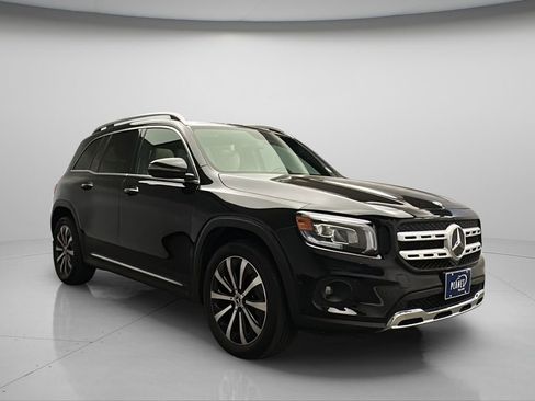 Used 2021 Mercedes-Benz GLB 250 4MATIC image 1