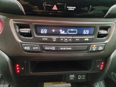 Used 2023 Honda Passport TrailSport image 38