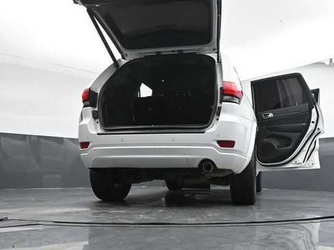 Used 2019 Jeep Grand Cherokee Altitude image 39