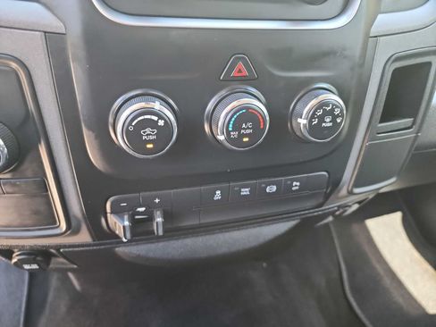 Used 2015 RAM 2500 Tradesman w/ Chrome Appearance Group AWD/4WD image 27
