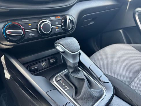 Used 2025 Kia Soul LX w/ LX Technology Package FWD image 39