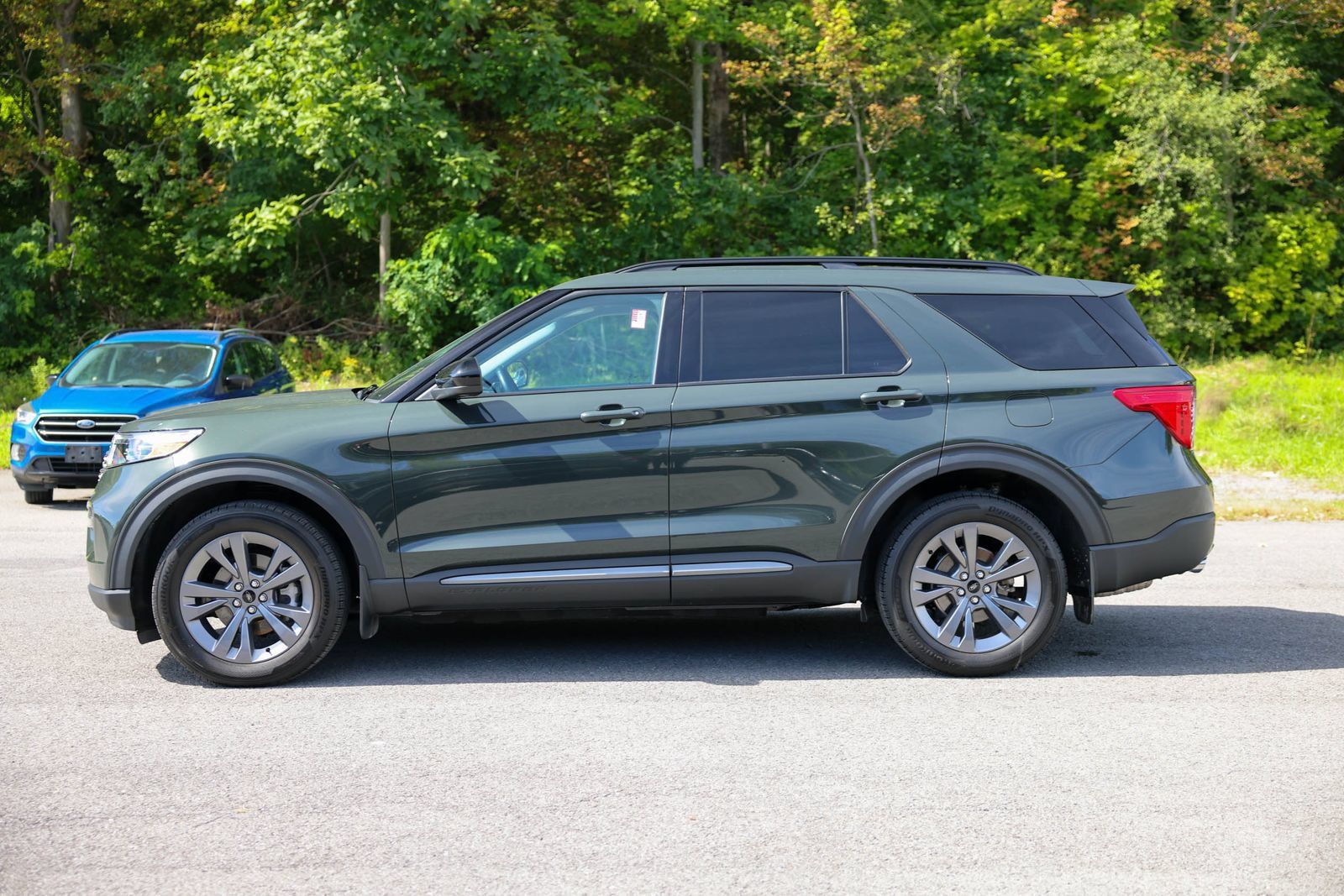 Certified 2023 Ford Explorer XLT w/ Equipment Group 202A AWD/4WD image 5