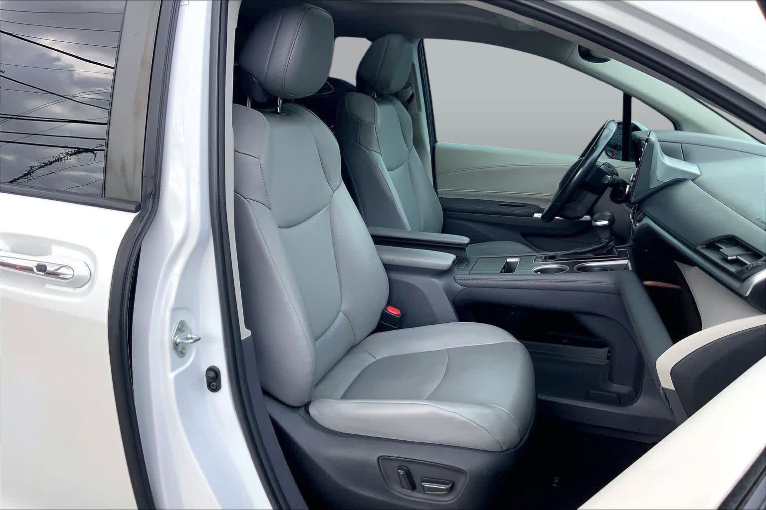 Used 2022 Toyota Sienna XLE FWD image 9