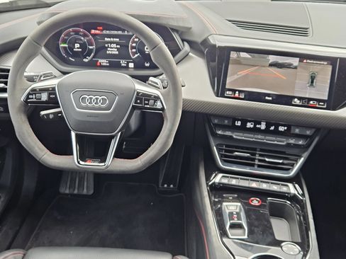 Used 2022 Audi RS e-tron GT image 26