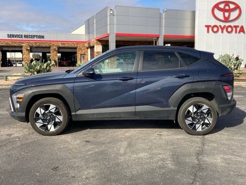 Used 2025 Hyundai Kona SEL image 7