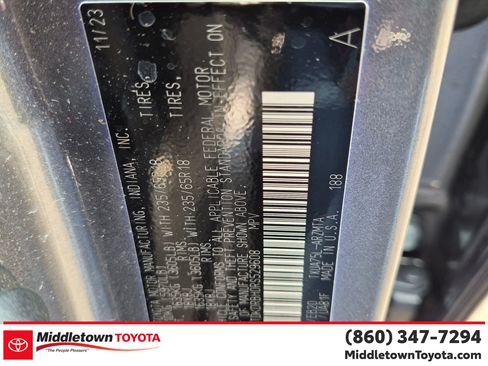 Certified 2024 Toyota Highlander XLE AWD/4WD image 37